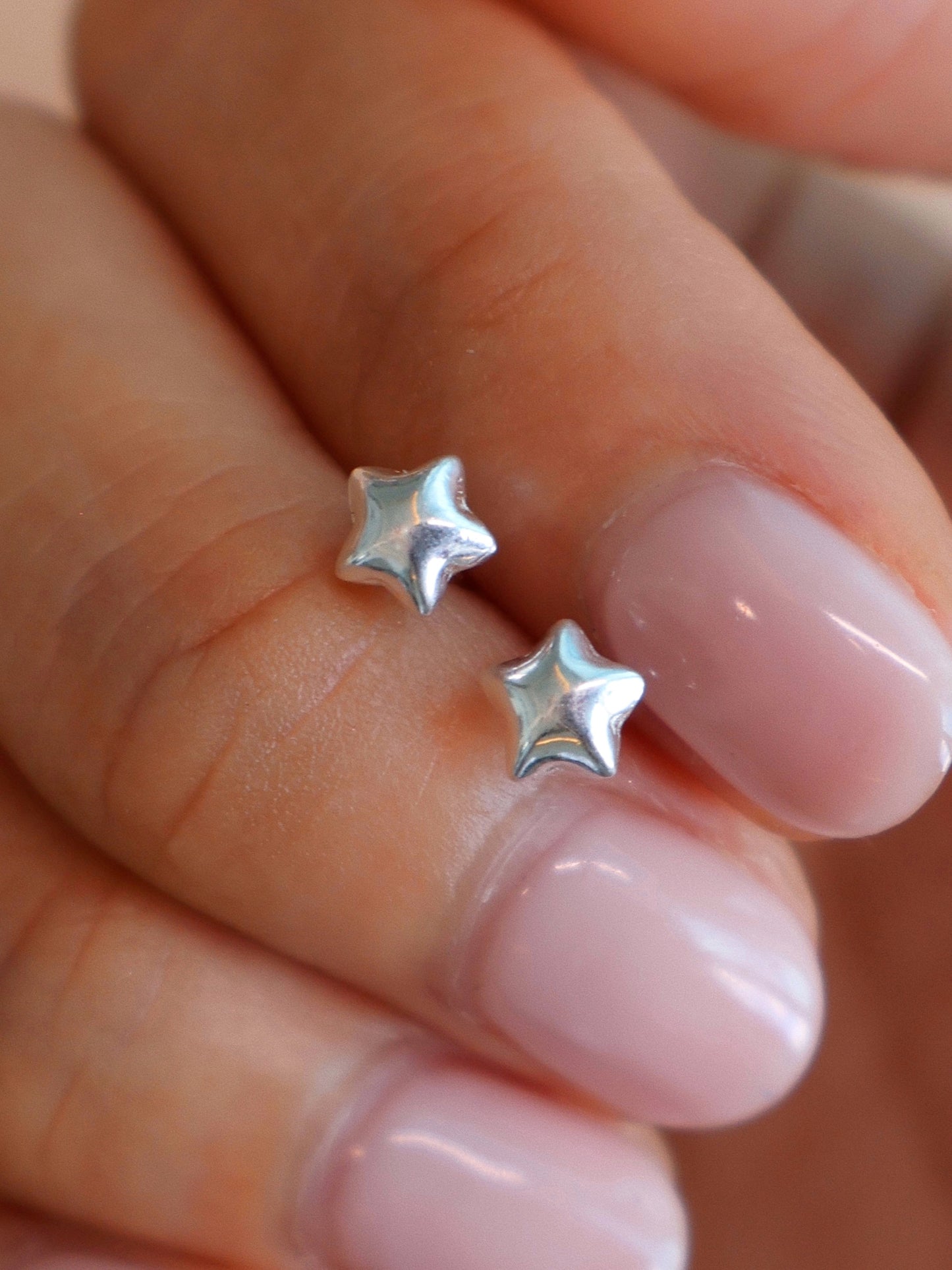 PUFFY STAR STUDS
