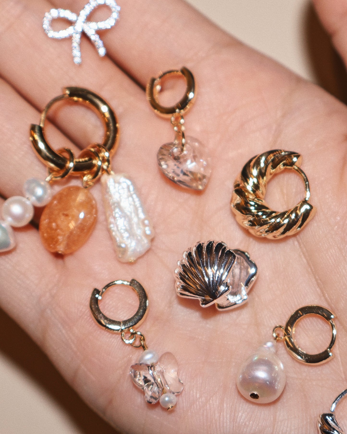PIPER TWISTED HOOPS GOLD