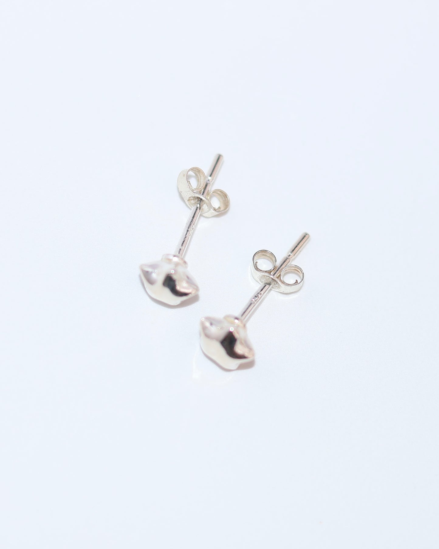 PUFFY STAR STUDS