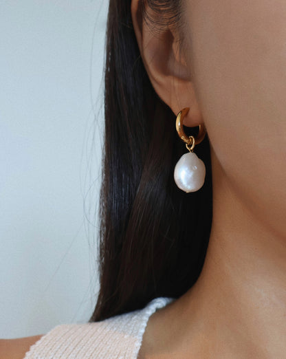 [Stainless Steel] MAE PEARL HOOPS