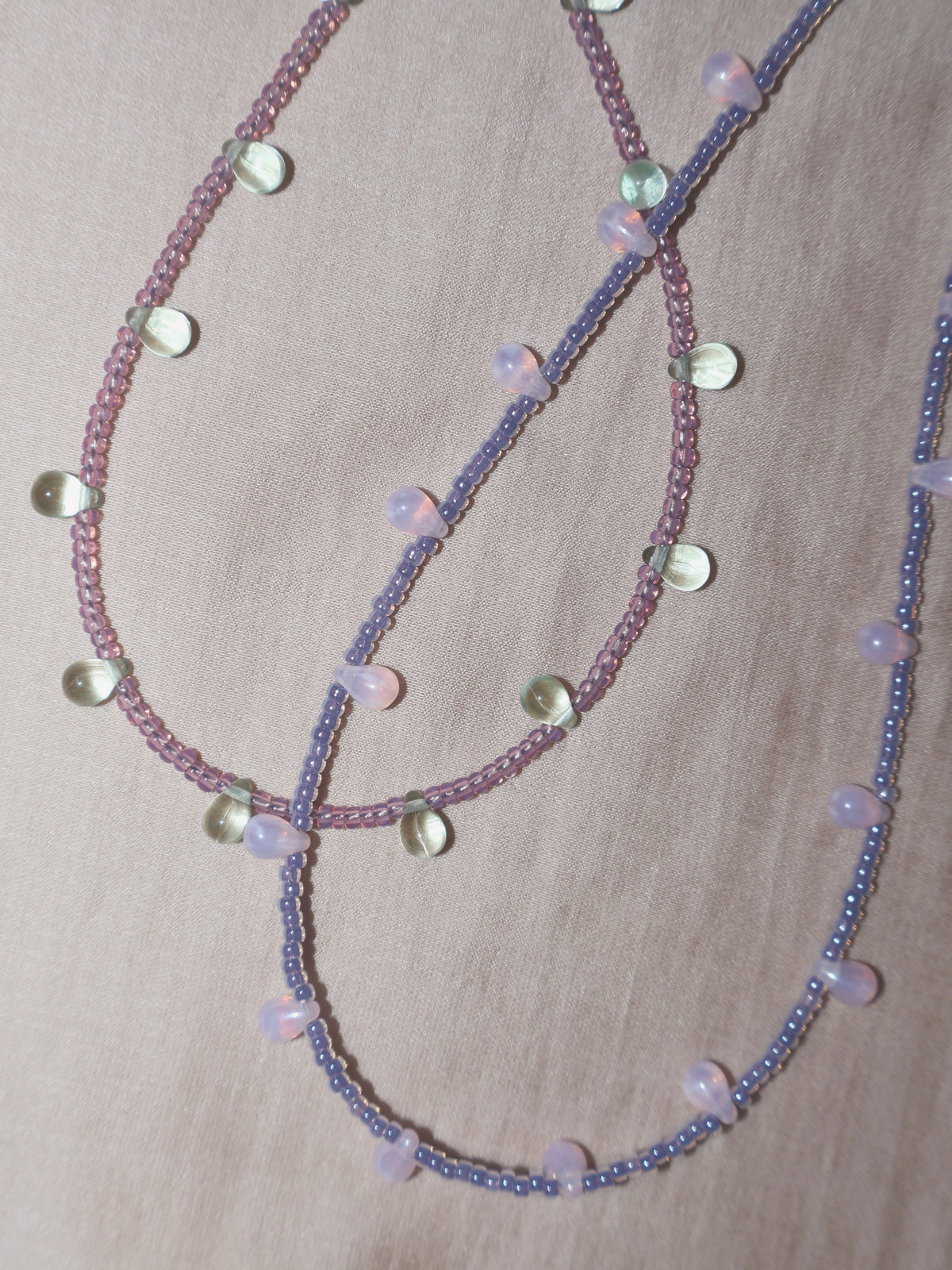 DEWY NECKLACE - LILAC